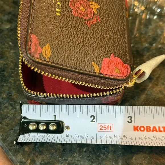Coach Brown and Pink Floral Pill Box 🗃️ - Picture 11 of 12